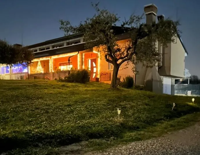 Casa Vacanza L'Oasi Salzano 0*,